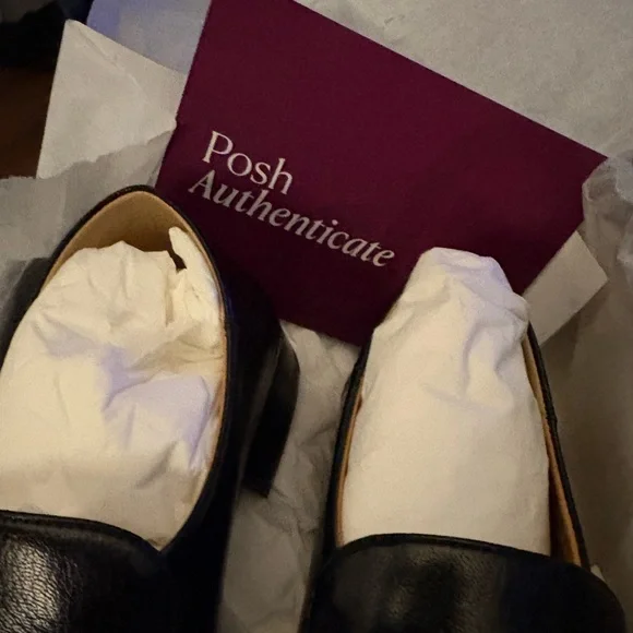 Gucci Black Leather Loafers with Gold Horsebit - Picture 15 of 15